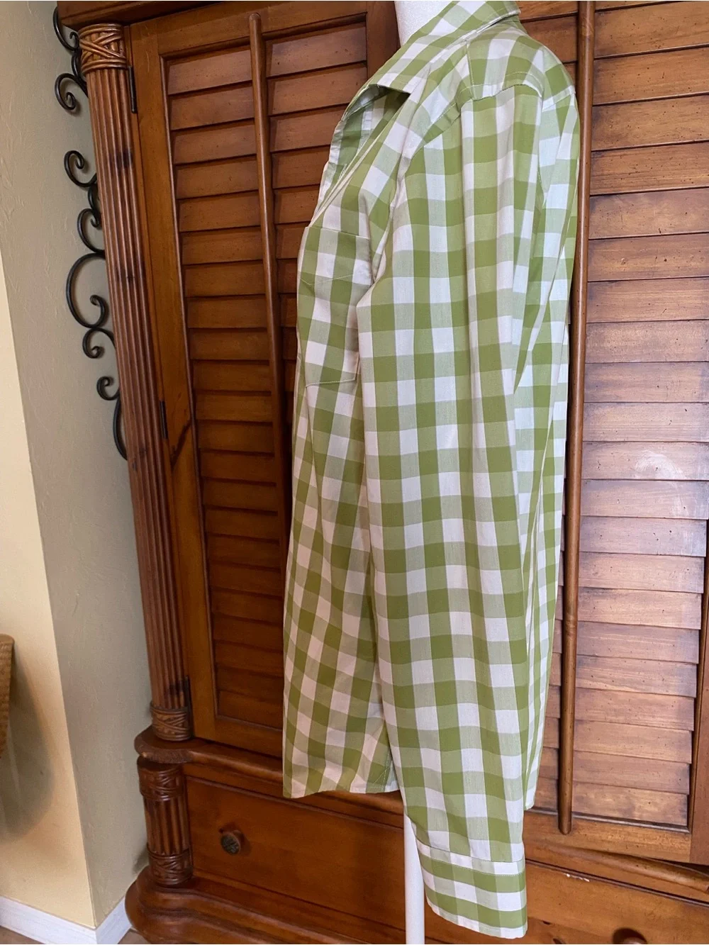 Banana Republic Green and White Plaid Button-Down Shirt